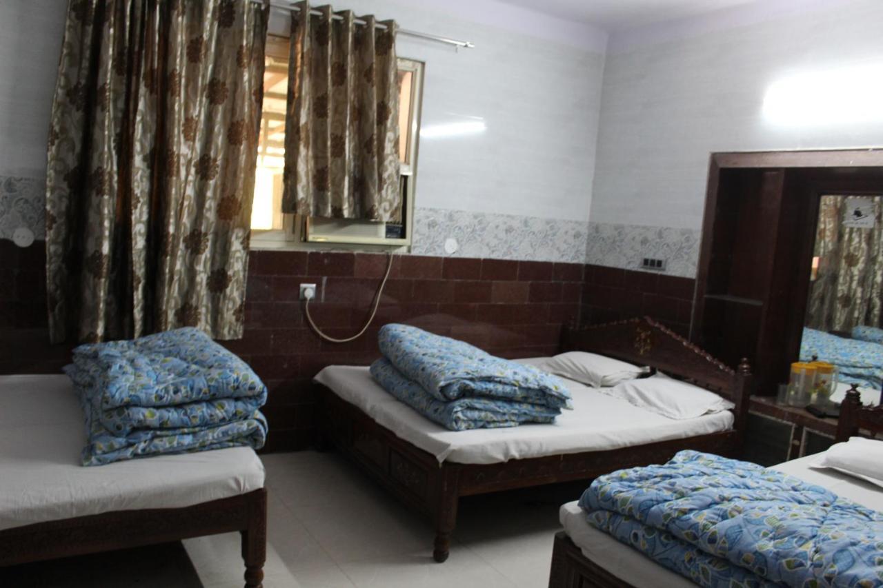 Central Guest House , Walk In Dargah & Markaz Yeni Delhi Dış mekan fotoğraf