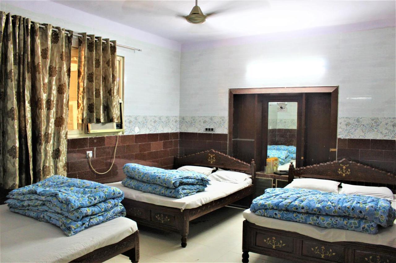 Central Guest House , Walk In Dargah & Markaz Yeni Delhi Dış mekan fotoğraf
